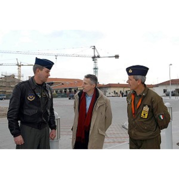 Riccardo Illy (Presidente Friuli Venezia Giulia) in visita alla Base aerea di Aviano. (Aviano 21/01/04)