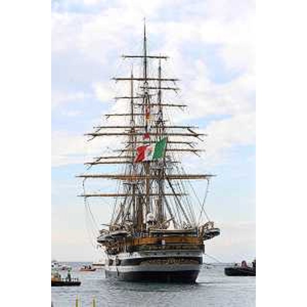 La Nave scuola Amerigo Vespucci, varata nel 1931, ritorna a Trieste dopo un tour mondiale di due anni - La Nave scuola Amerigo Vespucci, varata nel 1931, ritorna a Trieste dopo un tour mondiale di due anni