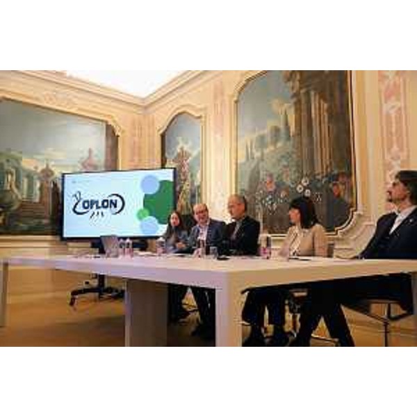 Il vicegovernatore Anzil nel corso del suo intervento - Il vicegovernatore Anzil nel corso del suo intervento