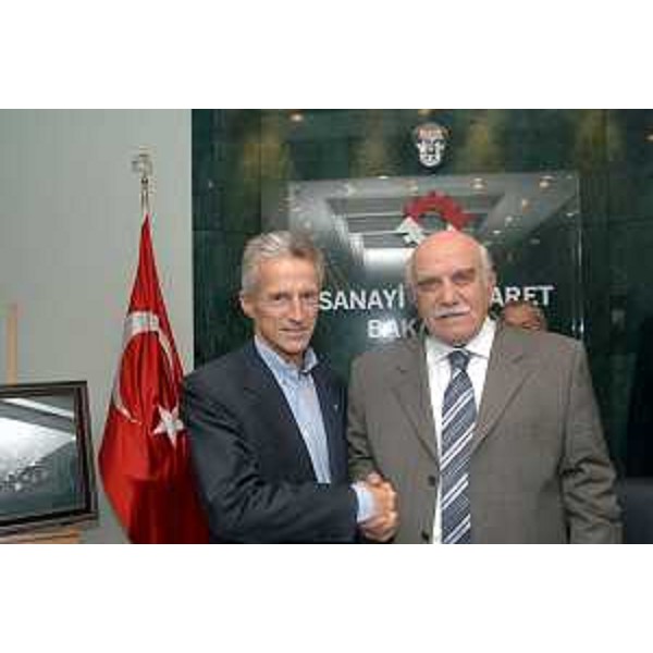 Riccardo Illy (Presidente Regione Friuli Venezia Giulia) con Ali Coskun (Ministro turco all'Industria e Commercio). (Ankara 19/09/06)