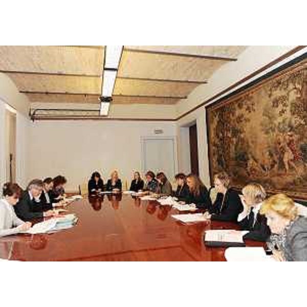 Renzo Tondo (Presidente Friuli Venezia Giulia) e Alessia Rosolen (Assessore regionale Pari Opportunità) all'avvio del tavolo tecnico per l'imprenditoria femminile, nella sede della Regione a Trieste. (Trieste 12/11/08)