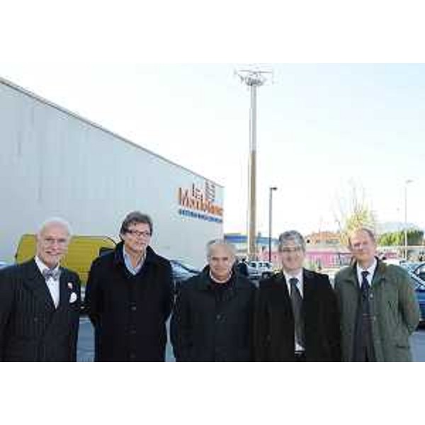 Renzo Tondo (Presidente Friuli Venezia Giulia) ai festeggiamenti per il primo anno di attività del Centro commerciale Manifatture a Gemona del Friuli. (Genmona del Friuli 15/11/08)