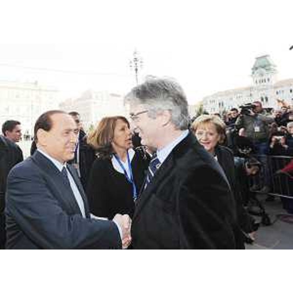 Silvio Berlusconi (Presidente Consiglio) accolto da Renzo Tondo (Presidente Friuli Venezia Giulia) nella sede della Regione a Trieste in piazza Unità d'Italia. (Trieste 18/11/08)