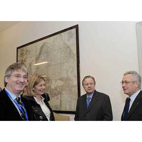 Renzo Tondo (Presidente Friuli Venezia Giulia), Sandra Savino (Assessore regionale Programmazione, Risorse economiche e finanziarie, Patrimonio e Servizi generali), Altero Matteoli (Ministro Infrastrutture e Trasporti) e Giulio Tremonti (Ministro Economia e Finanze) a Trieste in occasione del vertice italo-tedesco. (Trieste 18/11/08)