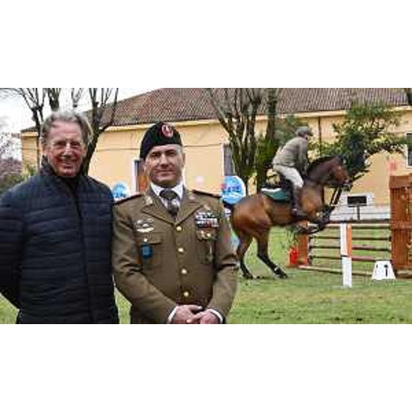 Lassessore alla Difesa dellambiente Fabio Scoccimarro al concorso promozionale di salto ostacoli "Sforzesca 2025". - Lassessore alla Difesa dellambiente Fabio Scoccimarro al concorso promozionale di salto ostacoli "Sforzesca 2025".