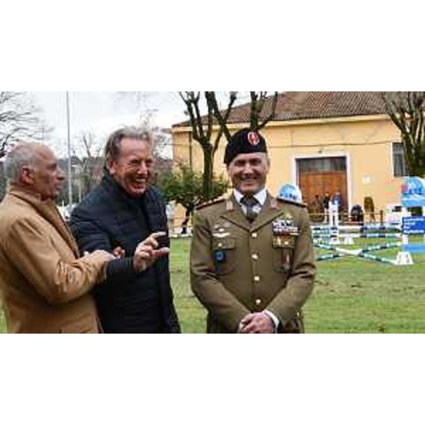 L'assessore Scoccimarro insieme alle autorità. - L'assessore Scoccimarro insieme alle autorità.