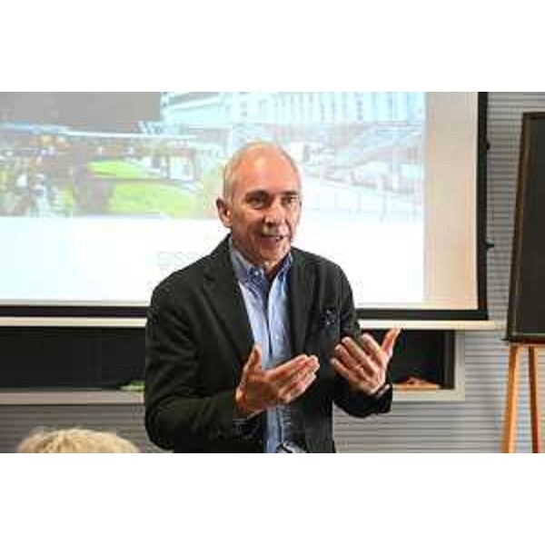 Roberto Novelli (FI), presidente della VI Commissione, durante la visita di oggi alla Sissa - Roberto Novelli (FI), presidente della VI Commissione, durante la visita di oggi alla Sissa