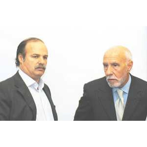 Gianfranco Moretton (Assessore regionale Ambiente) e Augusto Antonucci (Assessore regionale Finanze) al termine della riunione di Giunta nella sede della Regione a Trieste. (Trieste 10/10/03)