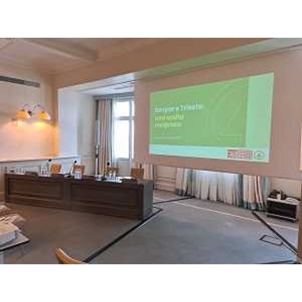 La sala dove Despar Nord ha ricordato i 65 anni di presenza a Trieste - La sala dove Despar Nord ha ricordato i 65 anni di presenza a Trieste