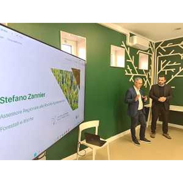 L'assessore regionale Stefano Zannier - L'assessore regionale Stefano Zannier