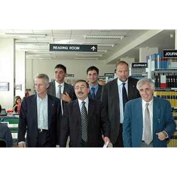 Riccardo Illy (Presidente Regione Friuli Venezia Giulia) con Roberto Cosolini (Assessore regionale al lavoro, formazione, università e ricerca), Fabio Mussi (Ministro dell'Università e della Ricerca) e Stefano Fantoni (Direttore SISSA). (Trieste 20/09/06)