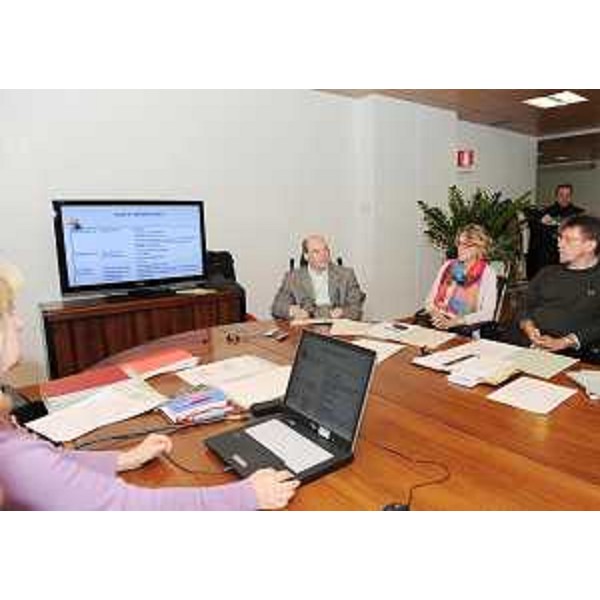 Vladimir Kosic (Assessore regionale Salute e Protezione sociale) nel corso della presentazione dell'attività del gruppo di lavoro che ha affrontato il tema della continuità assistenziale ospedale - territorio per le malattie croniche e le disabilità gravi, a Udine. (Udine 03/12/08)