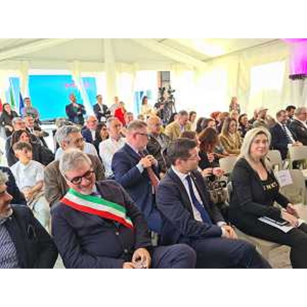 L'assessore Cristina Amirante, a destra, tra le autorità intervenute all'evento - L'assessore Cristina Amirante, a destra, tra le autorità intervenute all'evento