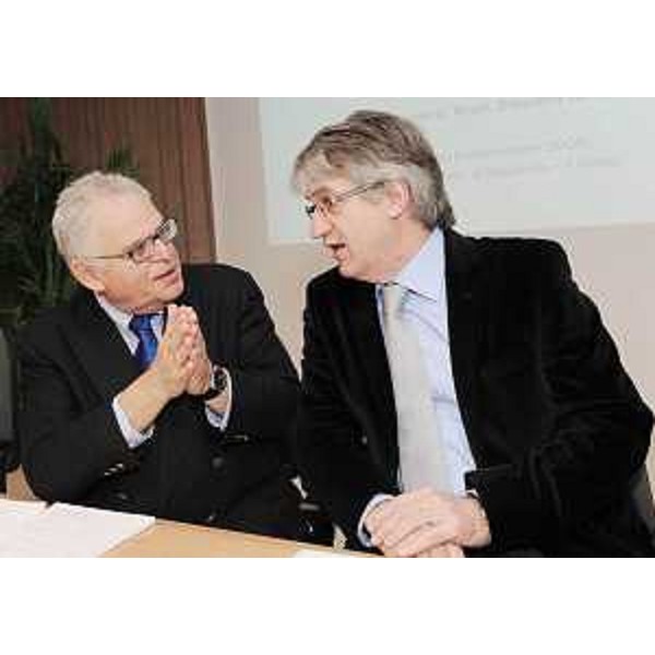 Edward N. Luttwak (Economista) e Renzo Tondo (Presidente Friuli Venezia Giulia) all'Assemblea generale dell'Associazione piccole e medie industrie di Udine. (Udine 06/12/08)