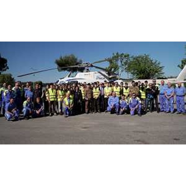 La foto di gruppo prima di proseguire le esercitazioni. - La foto di gruppo prima di proseguire le esercitazioni.