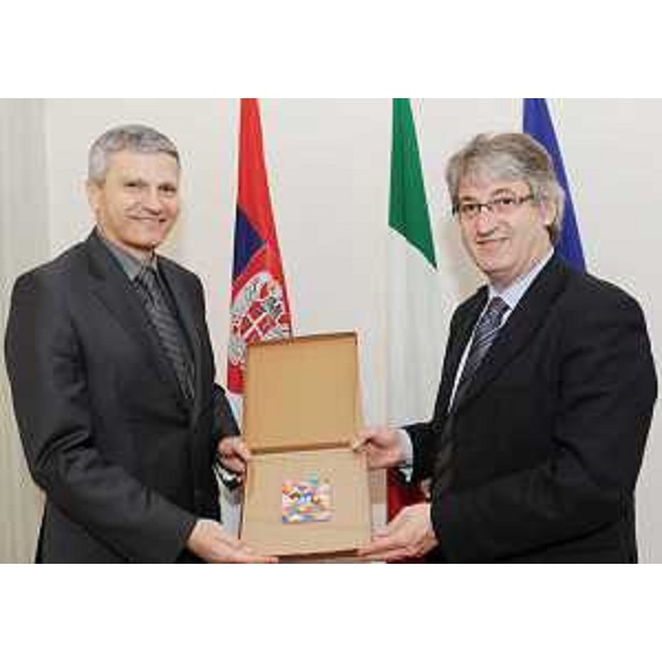 Renzo Tondo (Presidente Friuli Venezia Giulia) con Nebojsa Bradic (Ministro Cultura Serbia), nella sede della Regione a Trieste. (Trieste 09/12/08)