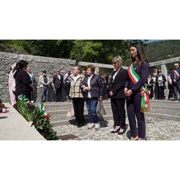 L'assessore regionale alle Finanze Barbara Zilli ad Avasinis, frazione del Comune di Trasaghis, per l'ottantesimo anniversario della strage del 2 maggio 1945 - L'assessore regionale alle Finanze Barbara Zilli ad Avasinis, frazione del Comune di Trasaghis, per l'ottantesimo anniversario della strage del 2 maggio 1945