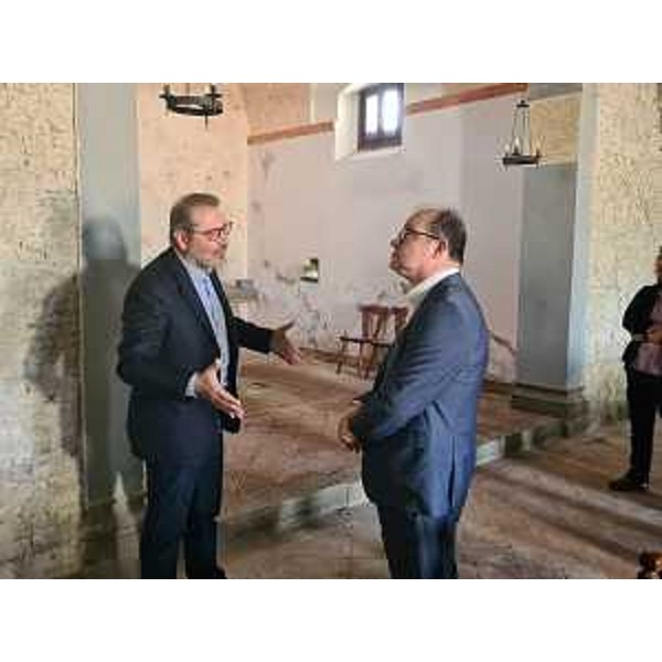 Il vicegovernatore Anzil in visita nella chiesetta di San Donato in Valle a Moimacco - Il vicegovernatore Anzil in visita nella chiesetta di San Donato in Valle a Moimacco