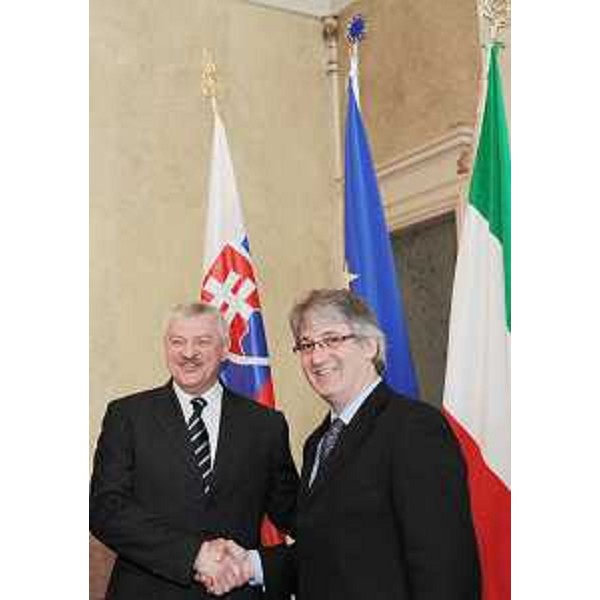 Tibor Mikus (Governatore Regione slovacca di Trnava) e Renzo Tondo (Presidente Friuli Venezia Giulia) nella sede della Regione a Trieste. (Trieste 09/12/08)