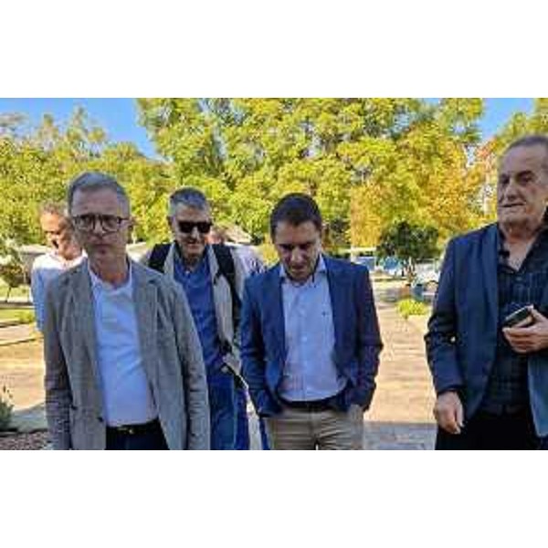 L'assessore Stefano Zannier accolto dai vertici del Centro di ricerca brasiliano collegato al ministero dell'Agricoltura del Brasile. - L'assessore Stefano Zannier accolto dai vertici del Centro di ricerca brasiliano collegato al ministero dell'Agricoltura del Brasile.