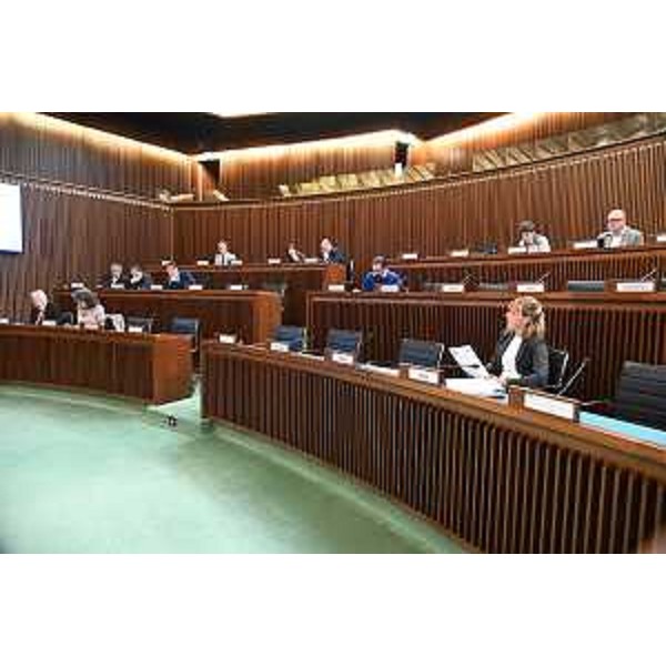 I lavori durante la seduta pomeridiana della IV Commissione - I lavori durante la seduta pomeridiana della IV Commissione