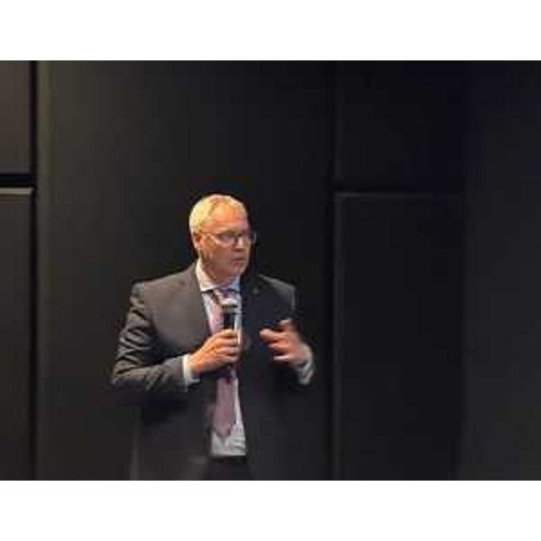 Il presidente del Consiglio regionale del Friuli Venezia Giulia, Mauro Bordin, durante il suo intervento - Il presidente del Consiglio regionale del Friuli Venezia Giulia, Mauro Bordin, durante il suo intervento