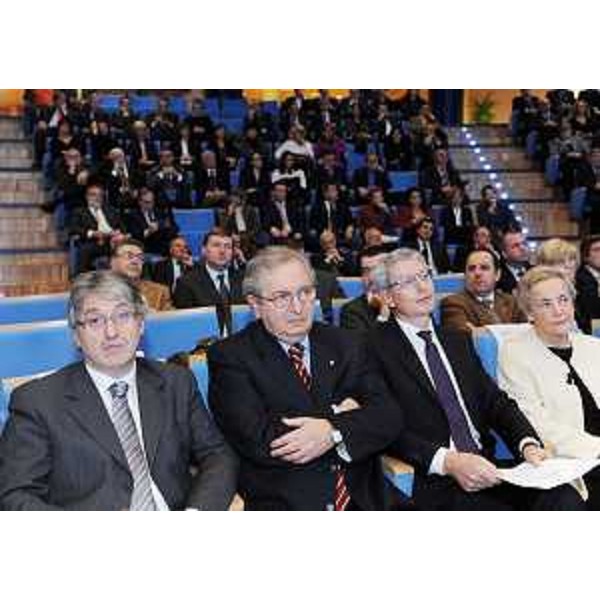 Renzo Tondo (Presidente Friuli Venezia Giulia) e Italo Del Negro (Presidente Federazione BCC) nel corso della celebrazione del 40° anniversario della Federazione delle Banche di Credito cooperativo del Friuli Venezia Giulia. (Udine 12/12/08)