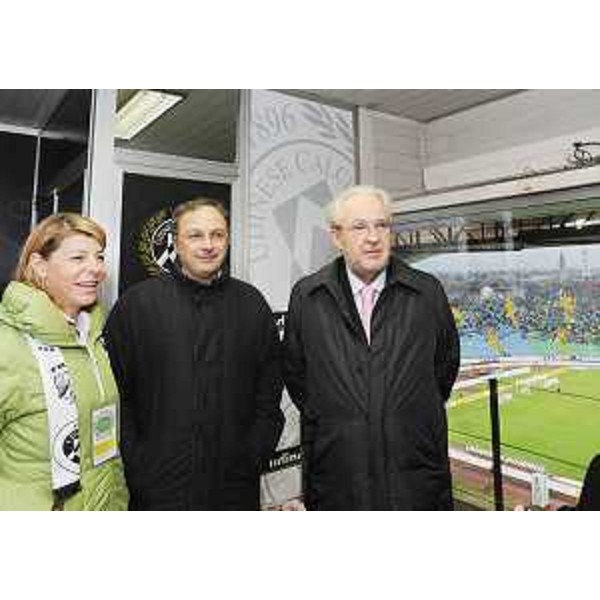 Federica Seganti (Assessore regionale Pianificazione territoriale, Autonomie locali e Sicurezza), Franco Soldati (Presidente Udinese Calcio) e Giampaolo Pozzo ("Patron" Udinese Calcio) presso la sala interforze del Gruppo Operativo Sicurezza - GOS - dello Stadio Friuli a Udine. (Udine 14/12/08)