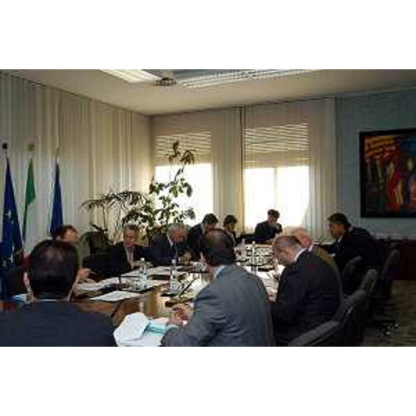 Riccardo Illy (Presidente della Regione Friuli Venezia Giulia) e la giunta regionale. (Udine, 17/10/03)