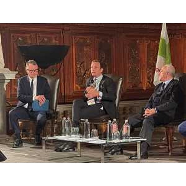 Il govenratore Fedriga nel corso del suo intervento - Il govenratore Fedriga nel corso del suo intervento