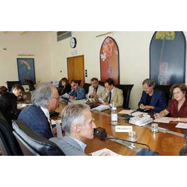 Riccardo Illy (Presidente Regione Friuli Venezia Giuliae) con Antonio Martini (Presidente Quinta Commissione) ritratti nel corso dell'intervento che il Presidente della Regione ha effettuato per illustrare, alla Comissione Consiliare V, lo stato di avanzamento del progetto Euroregione. (Trieste 21/09/06)