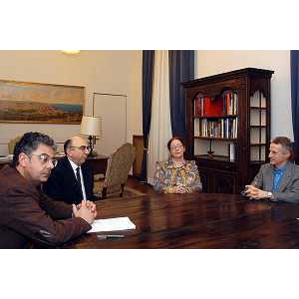 Roberto Antonaz (Assessore regionale all'istruzione, cultura, sport e pace), Giangiacomo Martines (soprintendente per i Beni ambientali e architettonici della Regione Friuli Venezia Giulia), Franca Maselli Scotti (soprintendente settoriale per i Beni archeologici), Riccardo Illy (Presidente della Regione Friuli Venezia Giulia). (Trieste, 15/12/03)