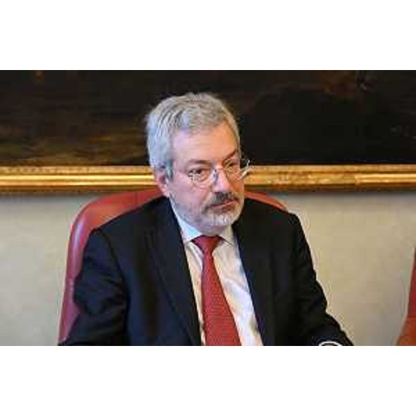 Il consigliere regionale Furio Honsell (Open) presente alla consegna della petizione - Il consigliere regionale Furio Honsell (Open) presente alla consegna della petizione