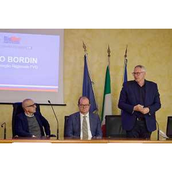 L'intervento del presidente del Cr Fvg, Mauro Bordin, alla presenza del vicepresidente della Regione con delega allo Sport, Mario Anzil - L'intervento del presidente del Cr Fvg, Mauro Bordin, alla presenza del vicepresidente della Regione con delega allo Sport, Mario Anzil