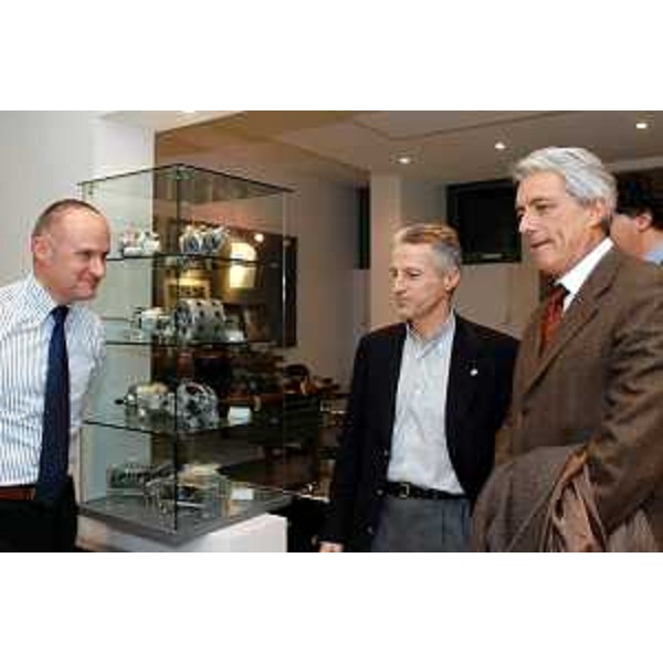 Riccardo Illy (Presidente della Regione Friuli Venezia Giulia) visita la "ACC" (Appliances Components Companies) accompagnato dal consigliere regionale Bruno Malattia e Valter Taranzano (Presidente della ACC). (Pordenone, 16/12/03) 
