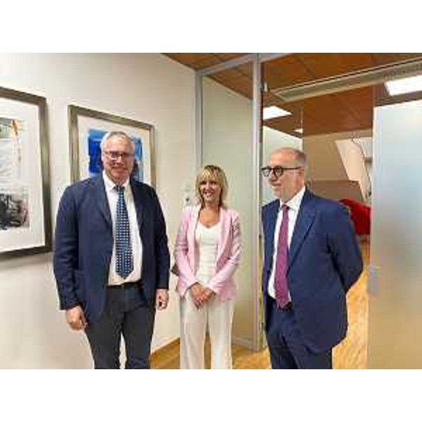 Il presidente del Cr Fvg, Mauro Bordin, la consigliera regionale Lucia Buna (Lega) e l'assessore regionale alla Salute, Riccardo Riccardi - Il presidente del Cr Fvg, Mauro Bordin, la consigliera regionale Lucia Buna (Lega) e l'assessore regionale alla Salute, Riccardo Riccardi