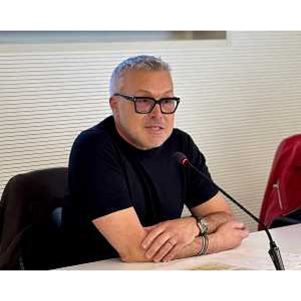 L'assessore regionale alle Attività produttive Bini al confronto sullo sviluppo delle zone industriali regionali, in riferimento alla redazione del nuovo Piano di governo del territorio. - L'assessore regionale alle Attività produttive Bini al confronto sullo sviluppo delle zone industriali regionali, in riferimento alla redazione del nuovo Piano di governo del territorio.