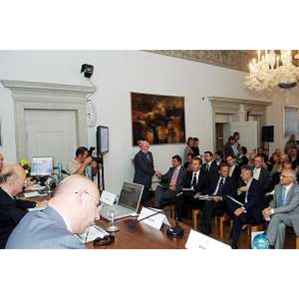 Riccardo Illy (Presidente Regione Friuli Venezia Giulia) con Enrico Bertossi (Assessore regionale alle attività produttive) al convegno Assindustria su PMI tenutosi a Udine. (Udine 22/09/06)