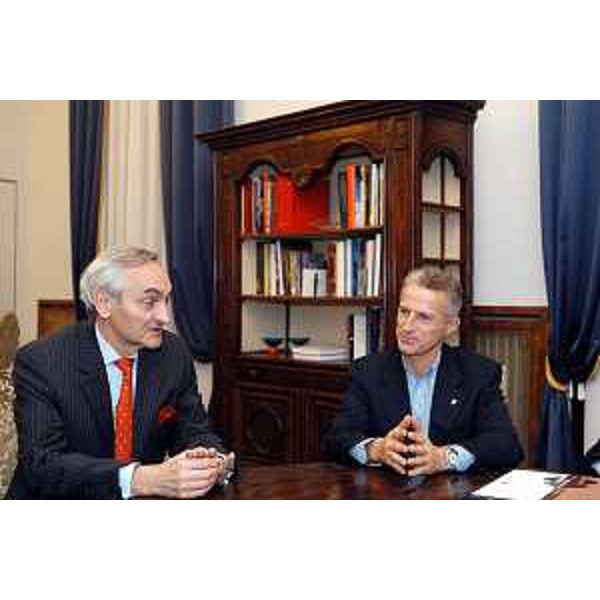 Riccardo Illy (Presidente della Regione Friuli Venezia Giulia) incontra Loic Hennekinne (Ambasciatore di Francia in Italia). (Trieste, 03/11/03)
