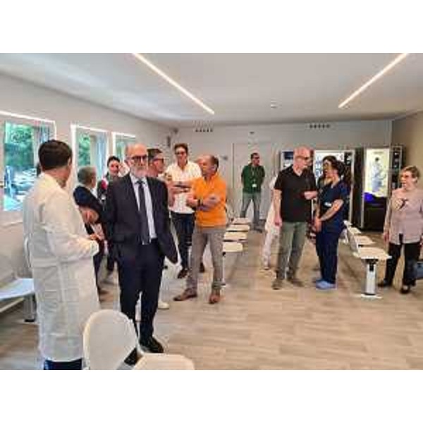 L'assessore Riccardi visita la sala d'attesa del Pronto soccorso all'ospedale San Polo di Monfalcone - L'assessore Riccardi visita la sala d'attesa del Pronto soccorso all'ospedale San Polo di Monfalcone