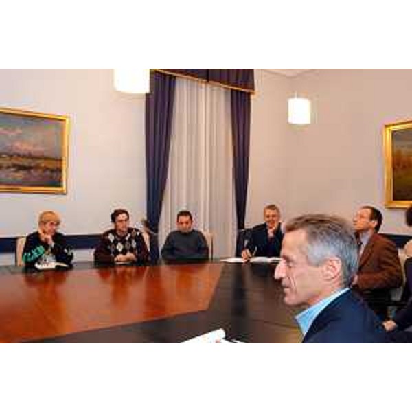 Riccardo Illy (Presidente della Regione Friuli Venezia Giulia) ed Angelo Baiguera (Portavoce di Riccardo Illy) incontrano i giornalisti ungheresi. (Trieste, 24/10/03)