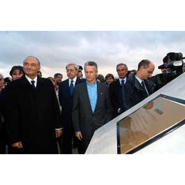 Riccardo Illy (Presidente della Regione Friuli Venezia Giulia), Antonio Marzano (Ministro per le attività produttive) alla cerimonia per la posa della prima pietra per la Centrale Elettrica Edison di Torviscosa. (Torviscosa, 24/11/03)