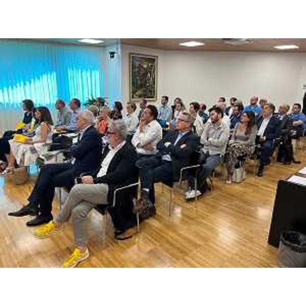 Gli operatori presenti a Udine al corso di formazione organizzato dalla Regione - Gli operatori presenti a Udine al corso di formazione organizzato dalla Regione