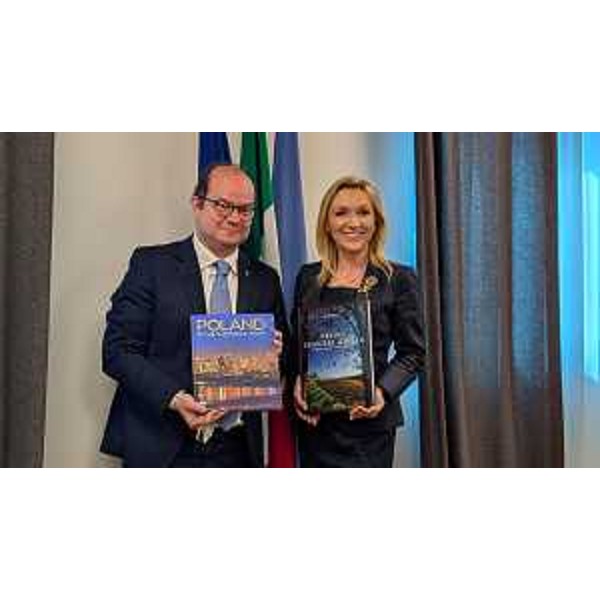 Il vicegovernatore della Regione Mario Anzil con il Console Generale della Repubblica di Polonia a Milano, Agnieszka Gloria Kaminska - Il vicegovernatore della Regione Mario Anzil con il Console Generale della Repubblica di Polonia a Milano, Agnieszka Gloria Kaminska