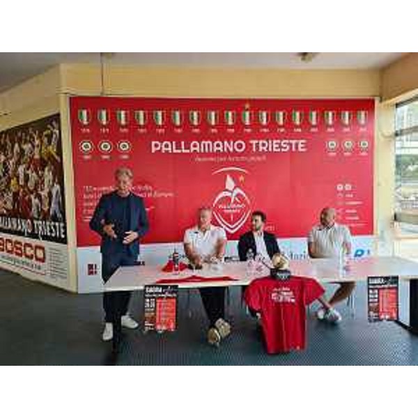 L'assessore Scoccimarro interviene alla conferenza stampa della Pallamano Trieste - L'assessore Scoccimarro interviene alla conferenza stampa della Pallamano Trieste
