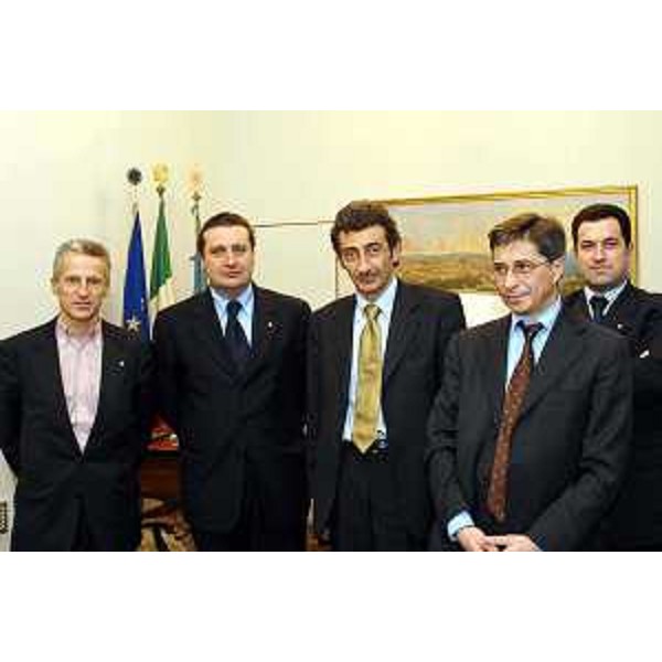 Riccardo Illy (Presidente della Regione Friuli Venezia Giulia), Enzo Marsilio (Assessore regionale alle risorse agricole, naturali, forestali e montagna), Flavio Delbono (Vicepresidente della Regione Emilia Romagna), Vasco Errani (Presidente della Regione Emilia Romagna), Franco Iacop (Assessore regionale per le relazioni internazionali, comunitarie e autonomie locali). (Trieste, 19/11/03)