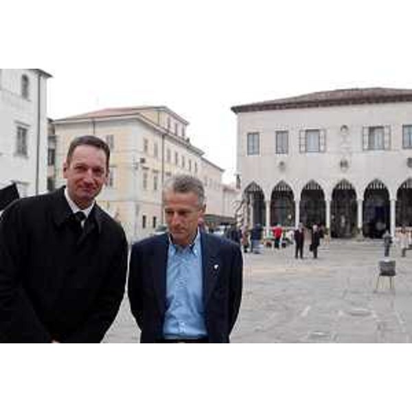 Riccardo Illy (Presidente della Regione Friuli Venezia Giulia) con Boris Popovic (Sindaco di Capodistria). (Capodistria, 20/11/03)