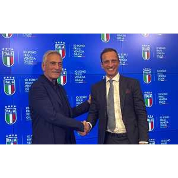 Il governatore del Friuli Venezia Giulia Massimiliano Fedriga con il presidente della Figc Gabriele Gravina in occasione della conferenza stampa di presentazione del match di Nations League Italia-Israele del 14 ottobre 2024 a Udine - Il governatore del Friuli Venezia Giulia Massimiliano Fedriga con il presidente della Figc Gabriele Gravina in occasione della conferenza stampa di presentazione del match di Nations League Italia-Israele del 14 ottobre 2024 a Udine 