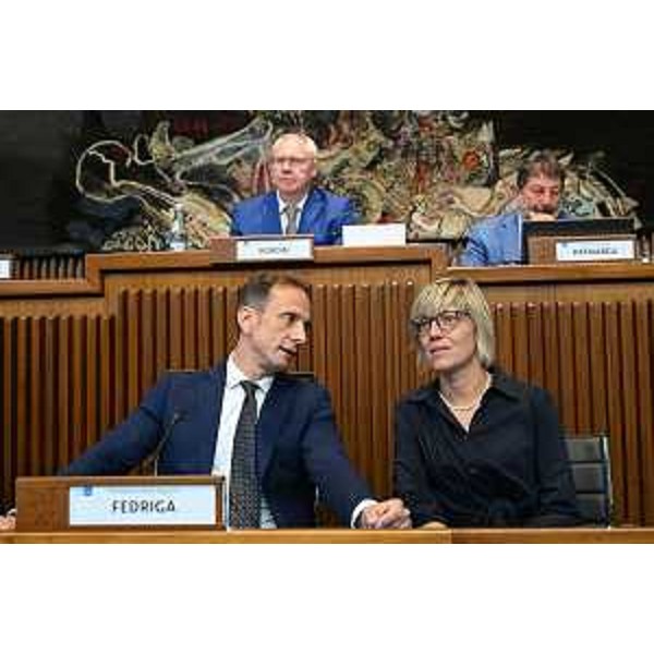 Il governatore Fedriga accanto all'assessore Barbara Zilli - Il governatore Fedriga accanto all'assessore Barbara Zilli