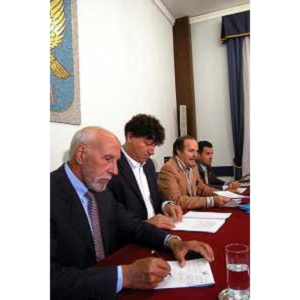 Augusto Antonucci (Assessore al Patrimonio ed ai servizi generali), Angelo Baiguera (Portavoce di Illy), Gianfranco Moretton (Assessore regionale all'ambiente, lavori pubblici e protezione civile), Franco Iacop (Assessore regionale per le relazioni internazionali, comunitarie e autonomie locali) in conferenza stampa. (Trieste, 16/09/03)